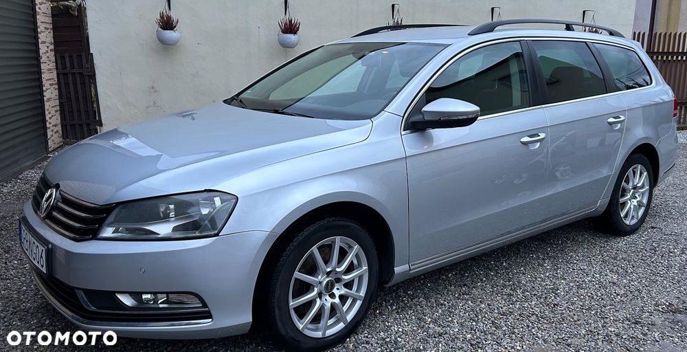 Volkswagen Passat - 1