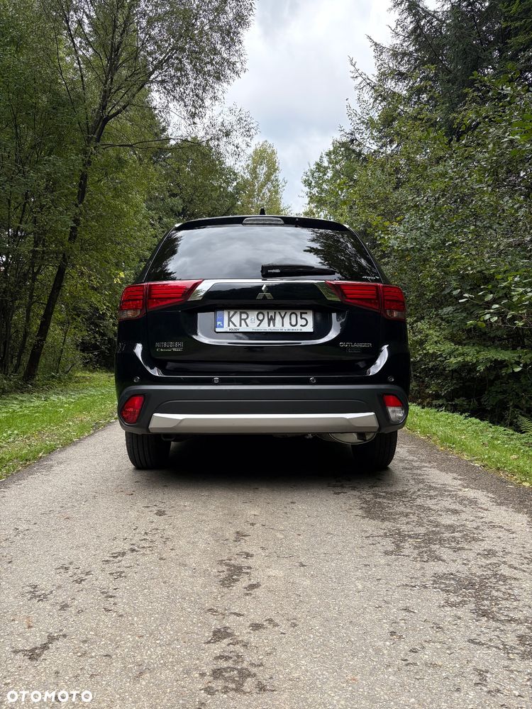 Mitsubishi Outlander 2.0 Instyle + 4WD CVT - 20