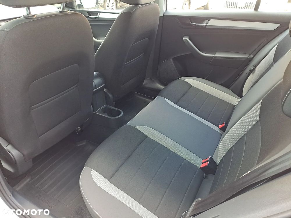 Skoda RAPID 1.0 TSI Ambition - 15