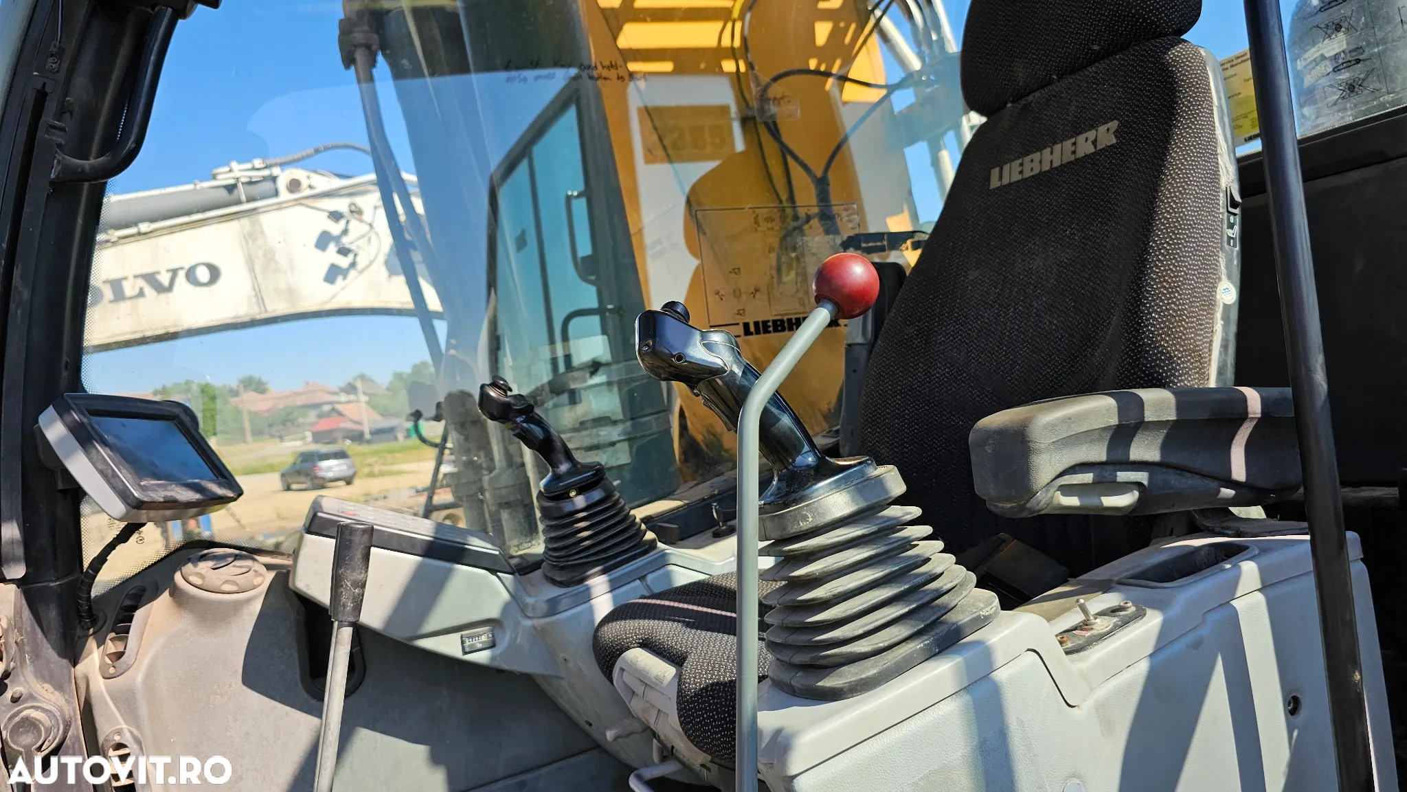 Volvo EC 300 Excavator pe senile - 10