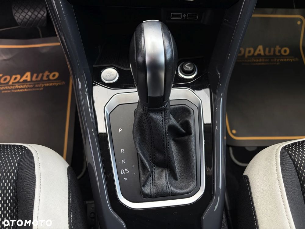 Volkswagen T-Roc - 32
