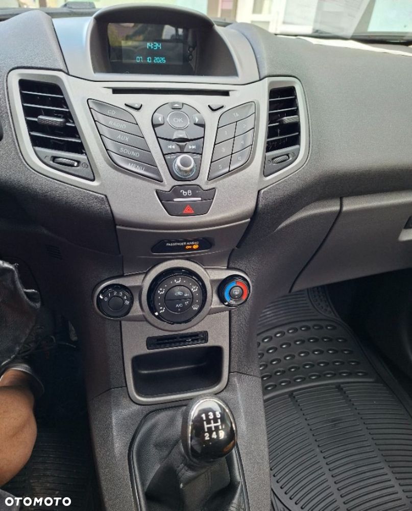 Ford Fiesta - 15