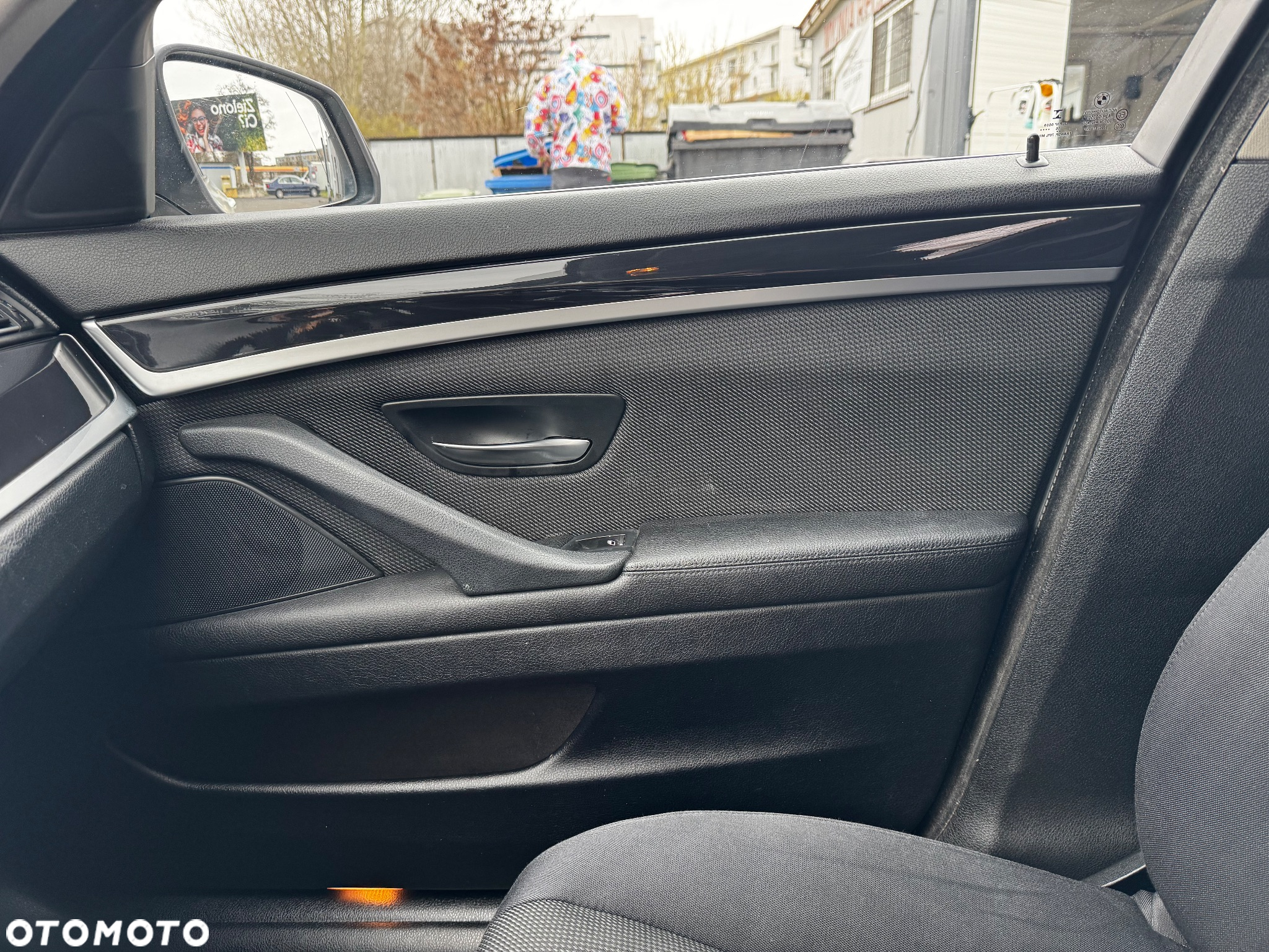 BMW Seria 5 518d - 25