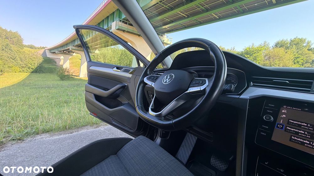 Volkswagen Passat 2.0 TDI SCR DSG - 24