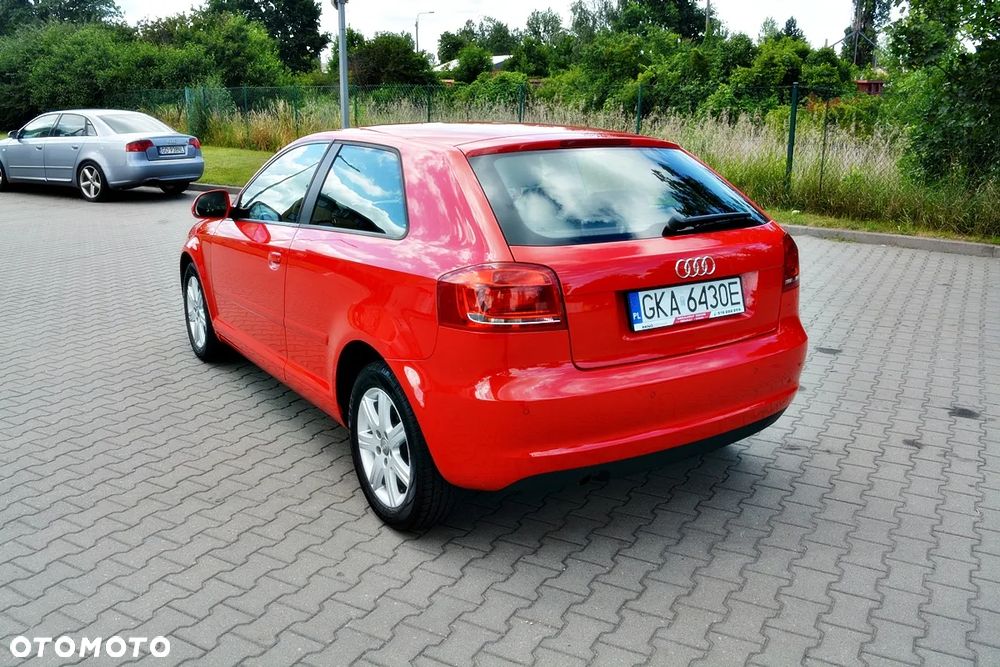 Audi A3 3-drzwiowe 1.6 Ambition - 9