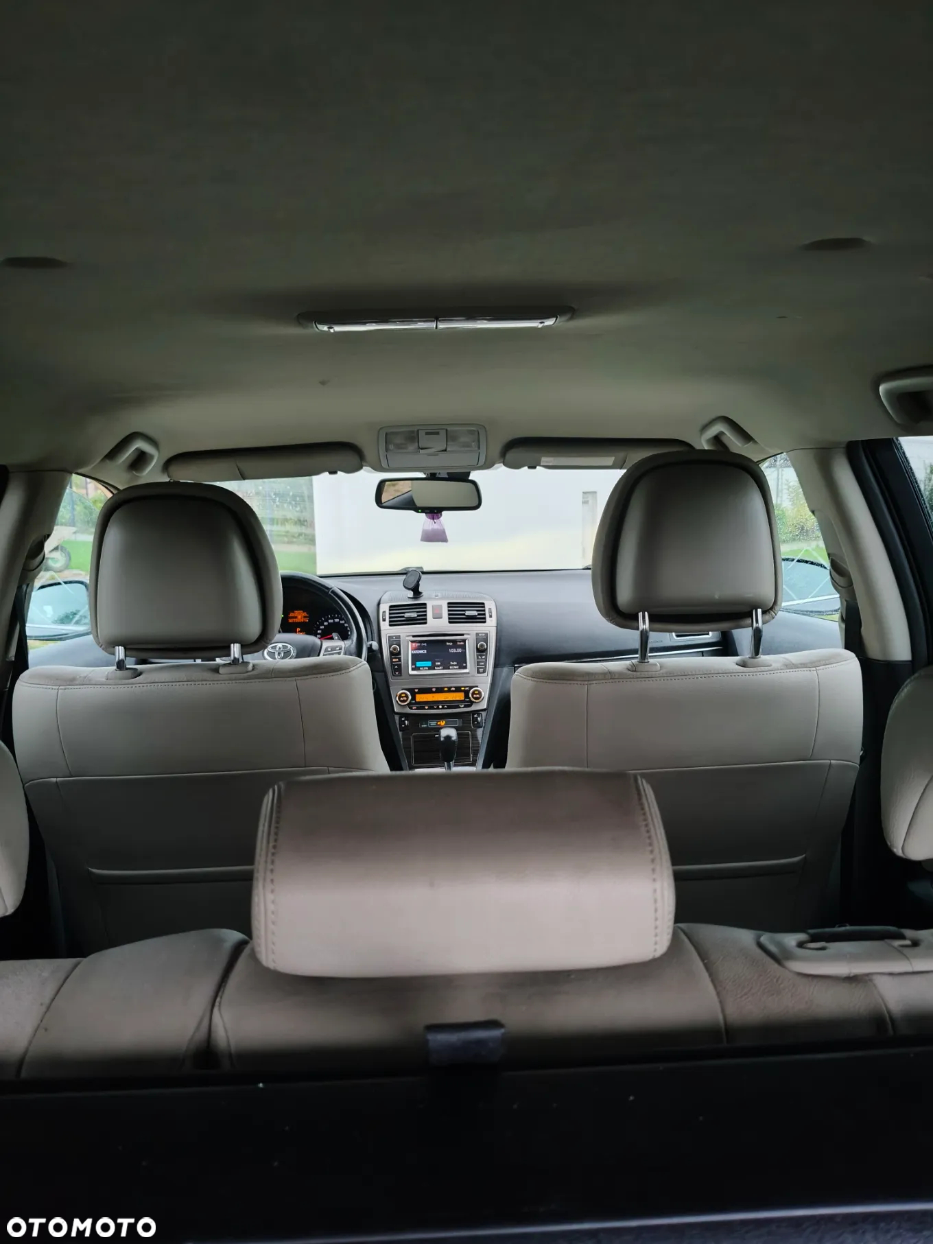 Toyota Avensis - 15