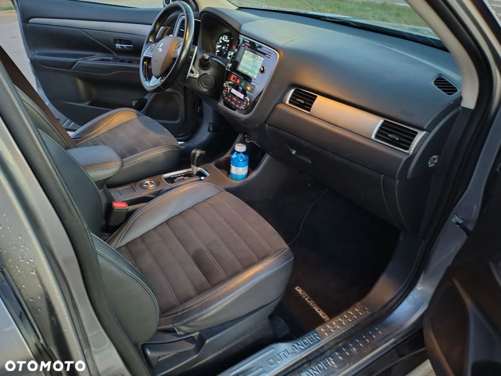 Mitsubishi Outlander - 15