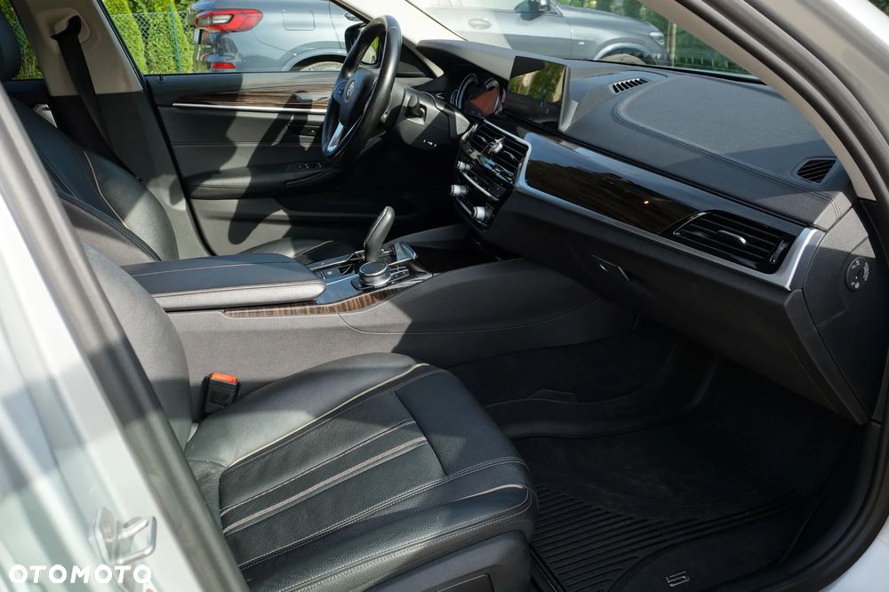 BMW Seria 5 540i xDrive Luxury Line - 8