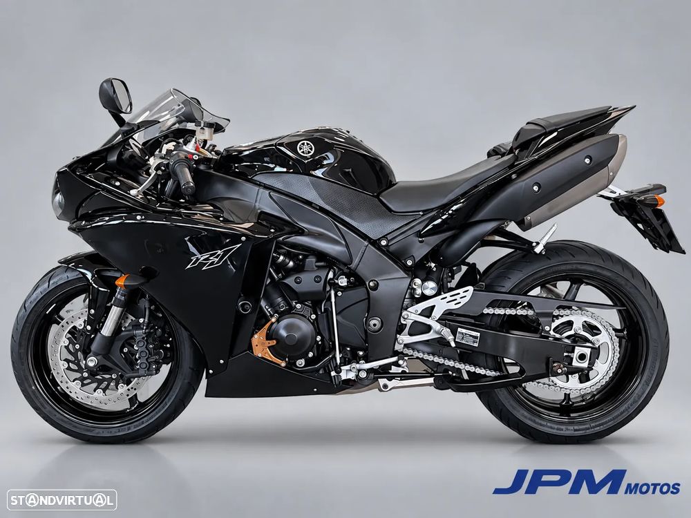 Yamaha YZF R1 - 1