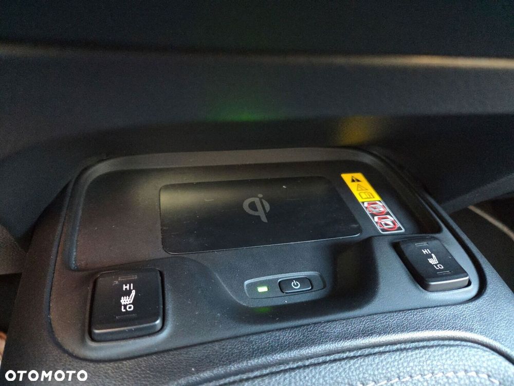 Toyota Corolla 1.8 Hybrid Style - 24