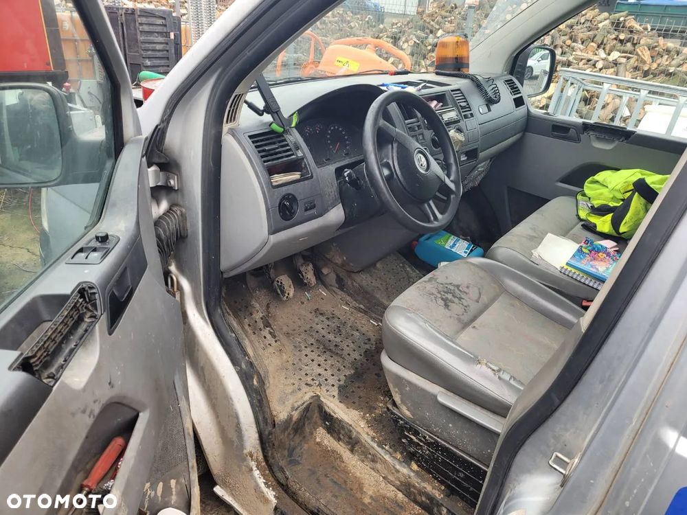 Volkswagen Transporter - 12