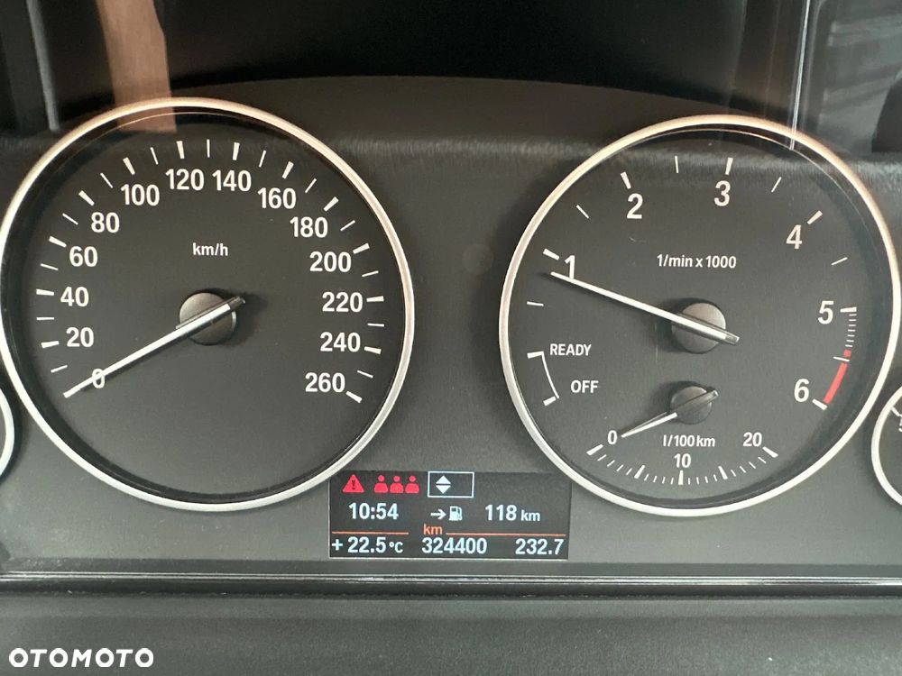 BMW Seria 3 318d - 14