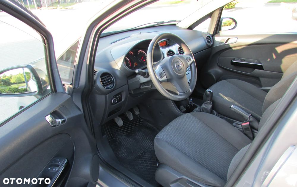 Opel Corsa 1.2 16V Cosmo - 10