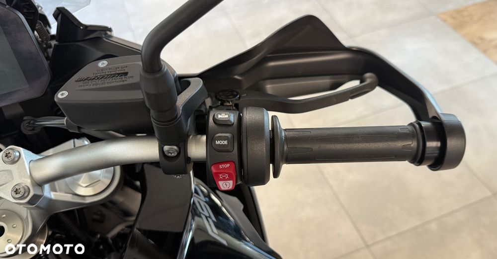 BMW XR - 12