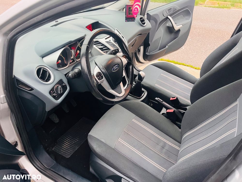 Ford Fiesta 1.25i Ghia - 7
