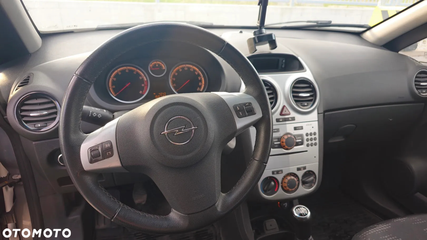 Opel Corsa 1.2 16V Enjoy - 6