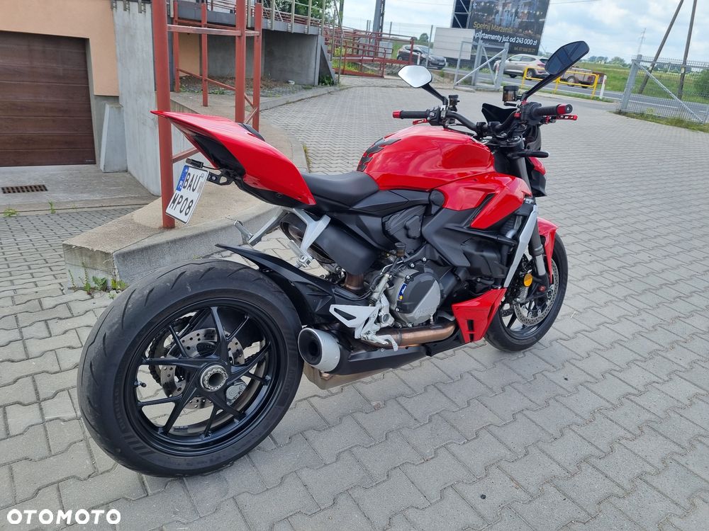 Ducati Streetfighter V2 - 3