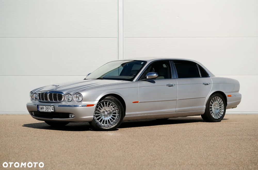 Jaguar XJ XJ8 4.2 LWB High - 8