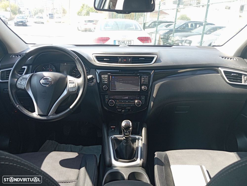 Nissan Qashqai 1.5 dCi N-Connecta 18 - 17