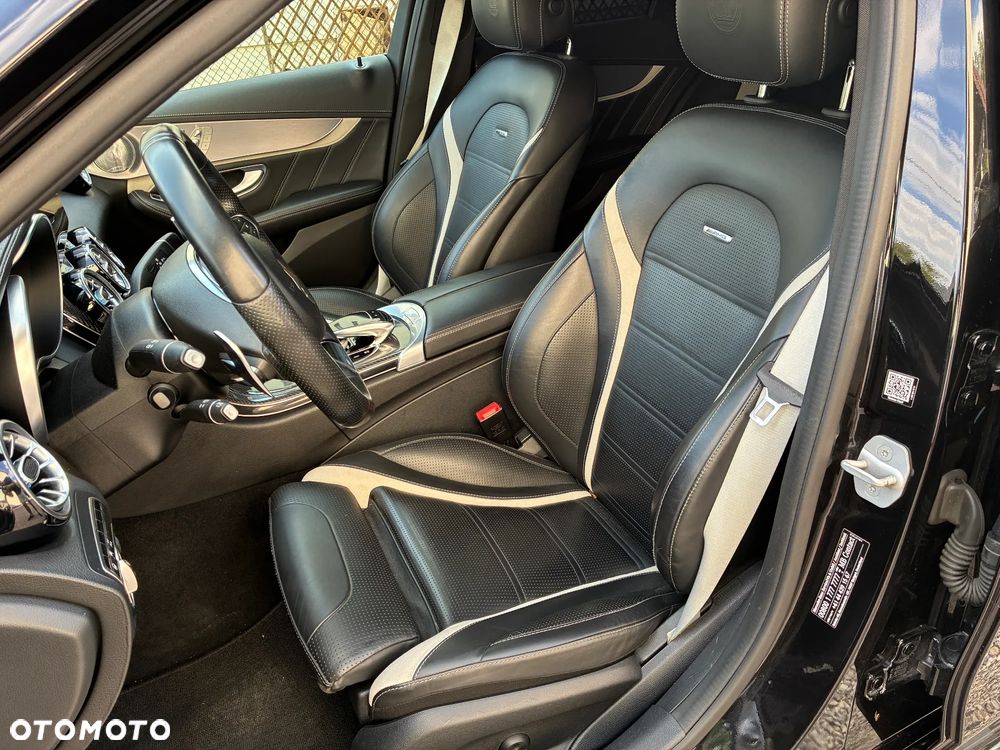 Mercedes-Benz Klasa C AMG 63 S AMG Speedshift 7G-MCT - 23