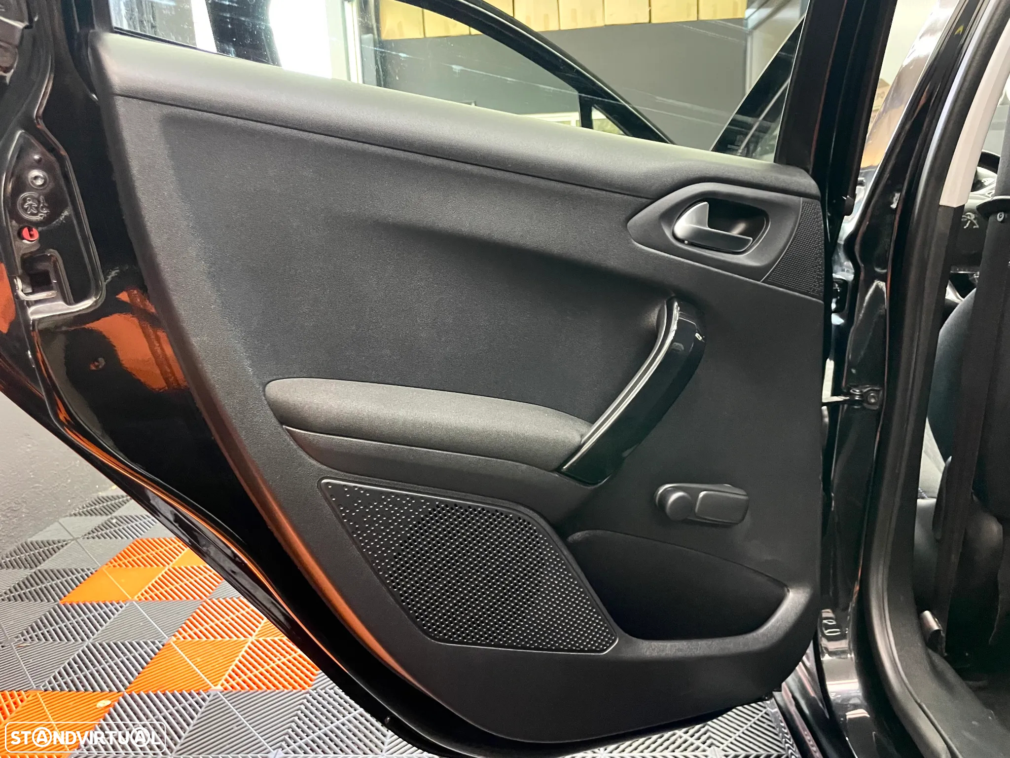 Peugeot 208 1.2 PureTech Style - 12