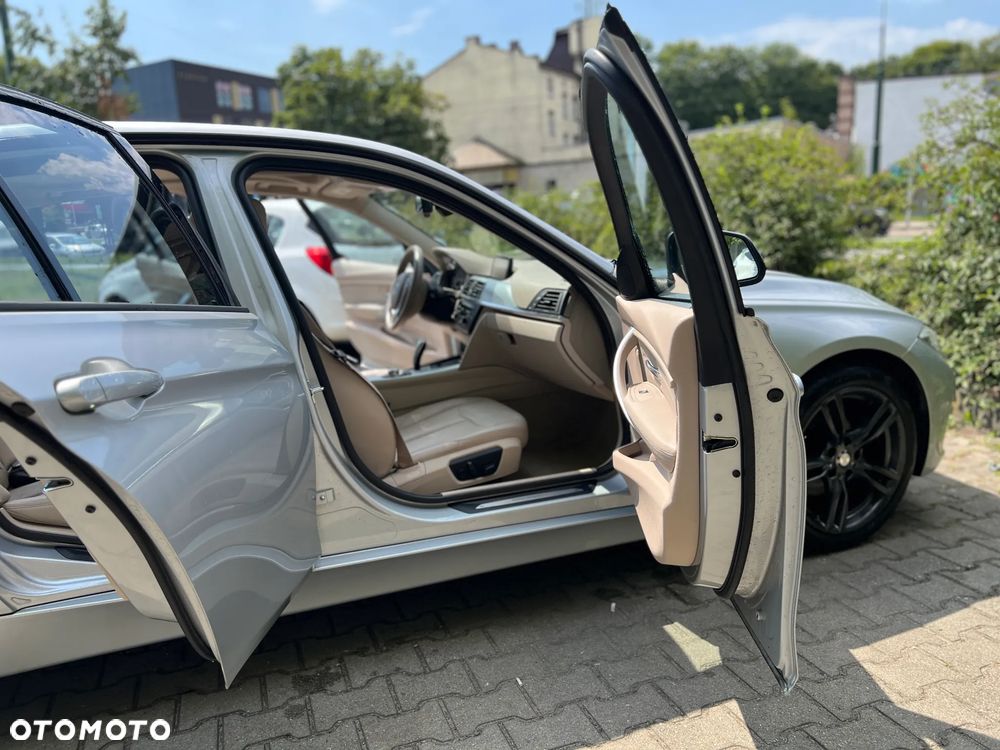 BMW Seria 3 328i Modern Line - 10