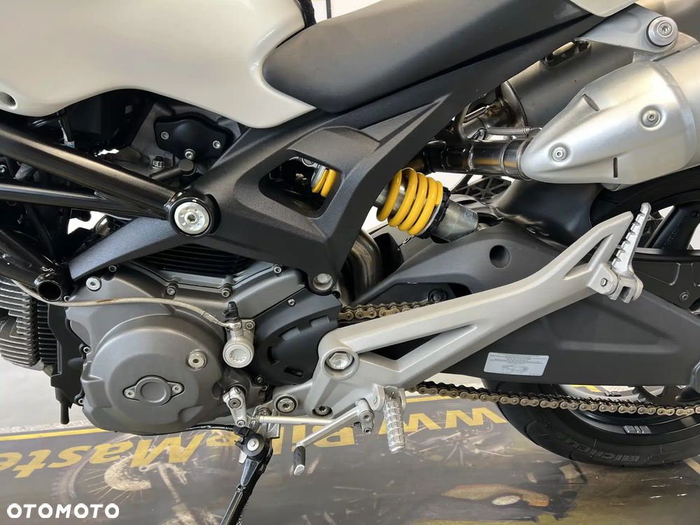 Ducati Monster - 13