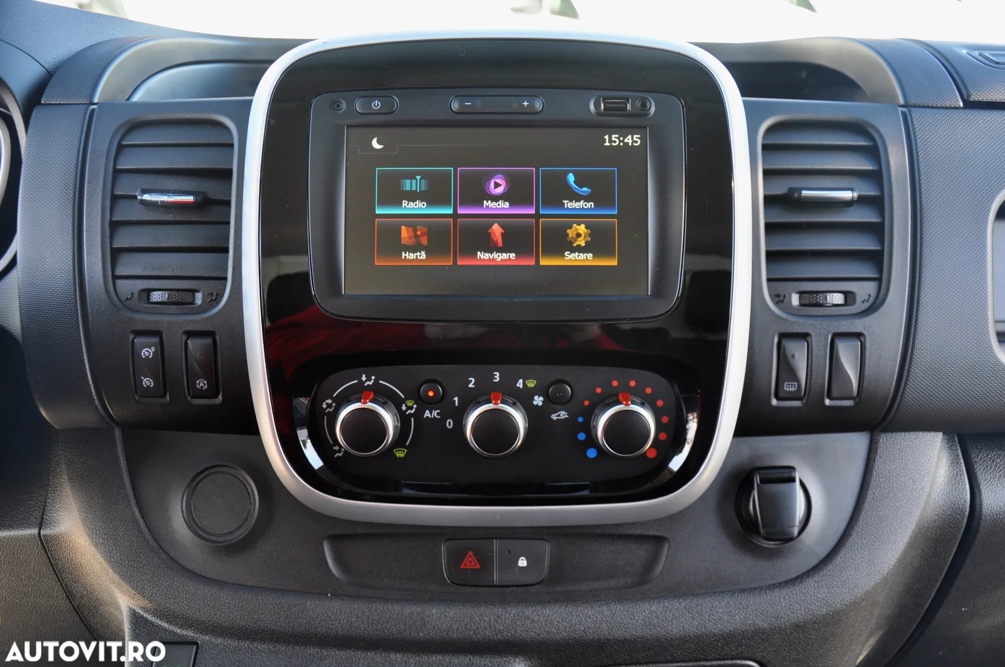 Renault Trafic L2H1 Van - 18
