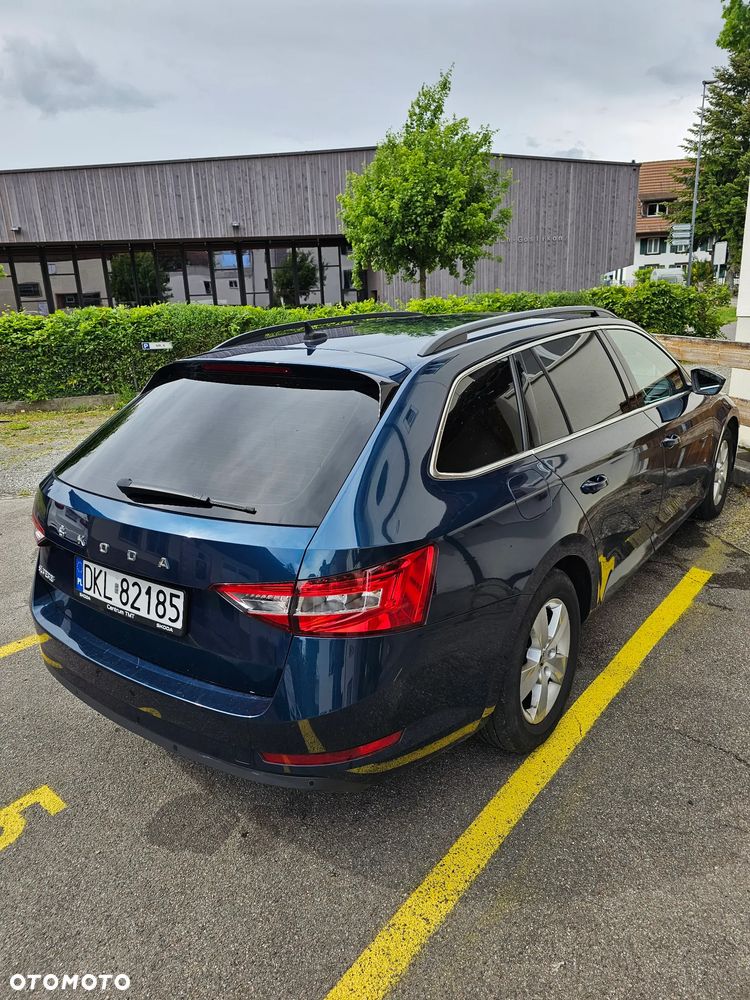 Skoda Superb 2.0 TDI SCR Ambition DSG - 9