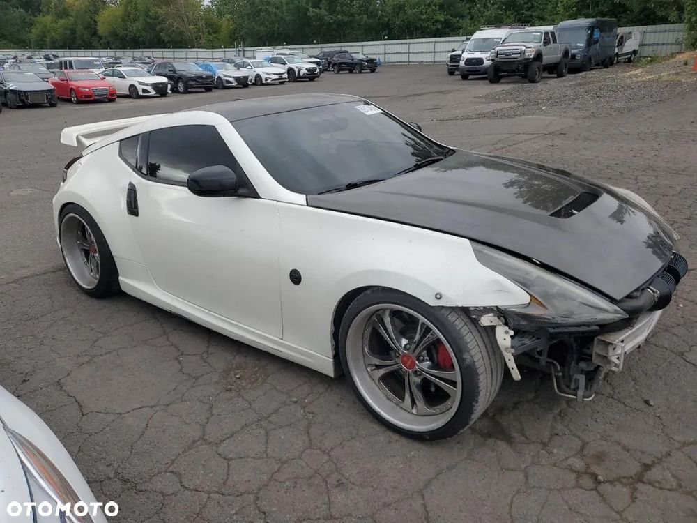 Nissan 370 Z - 4