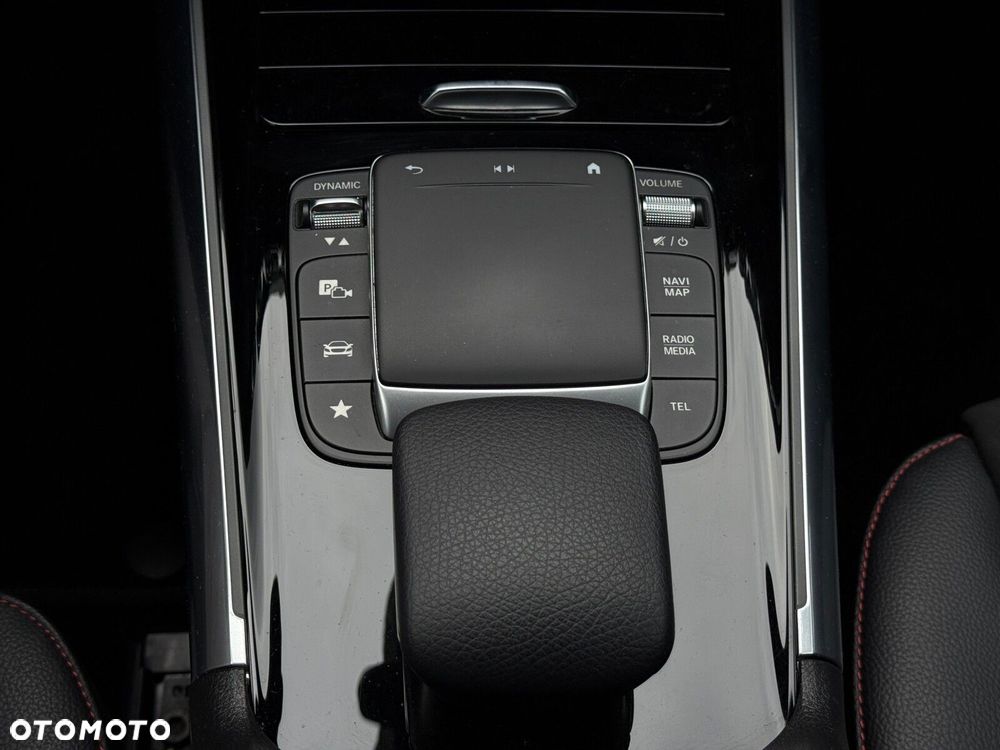 Mercedes-Benz GLA 200 7G-DCT AMG Line - 23
