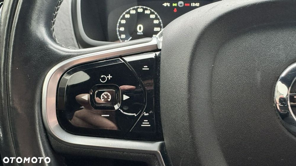 Volvo XC 90 - 22