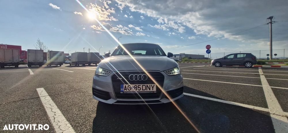 Audi A1 1.6 TDI ack S tronic design - 12