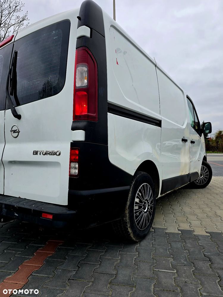 Opel Vivaro - 11