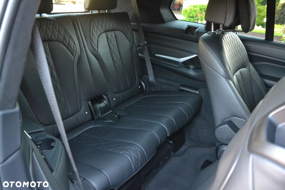 BMW X7 - 22
