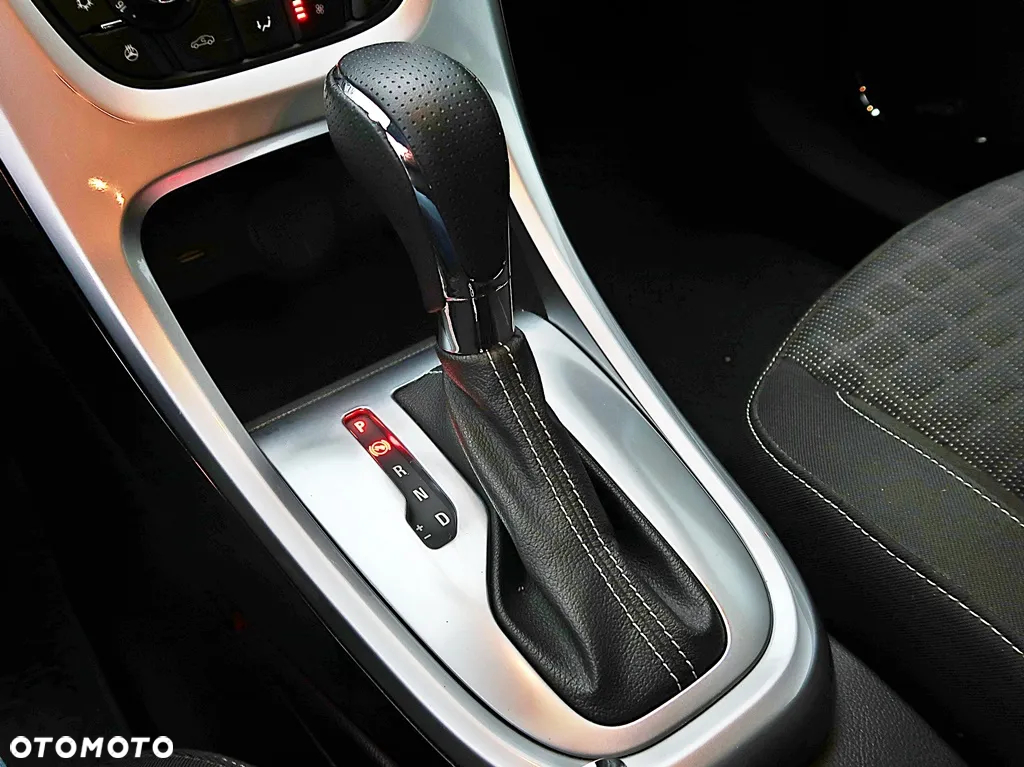 Opel Astra IV GTC 2.0 CDTI Sport - 11
