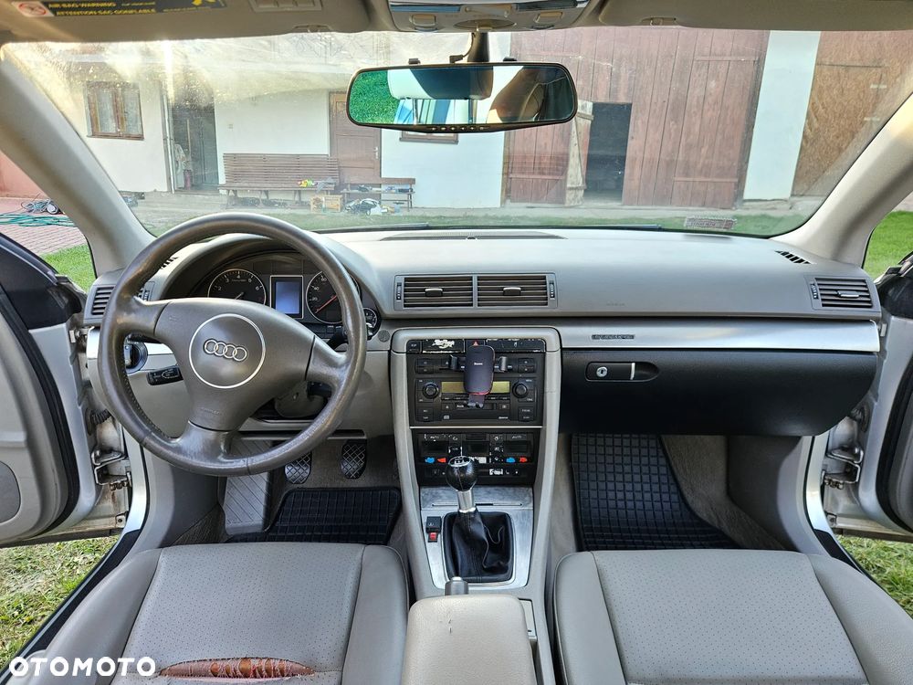 Audi A4 Avant - 16