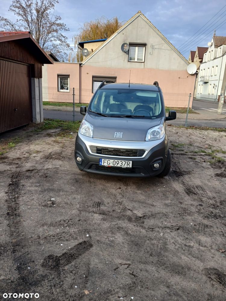 Fiat Fiorino Kombi Base - 1