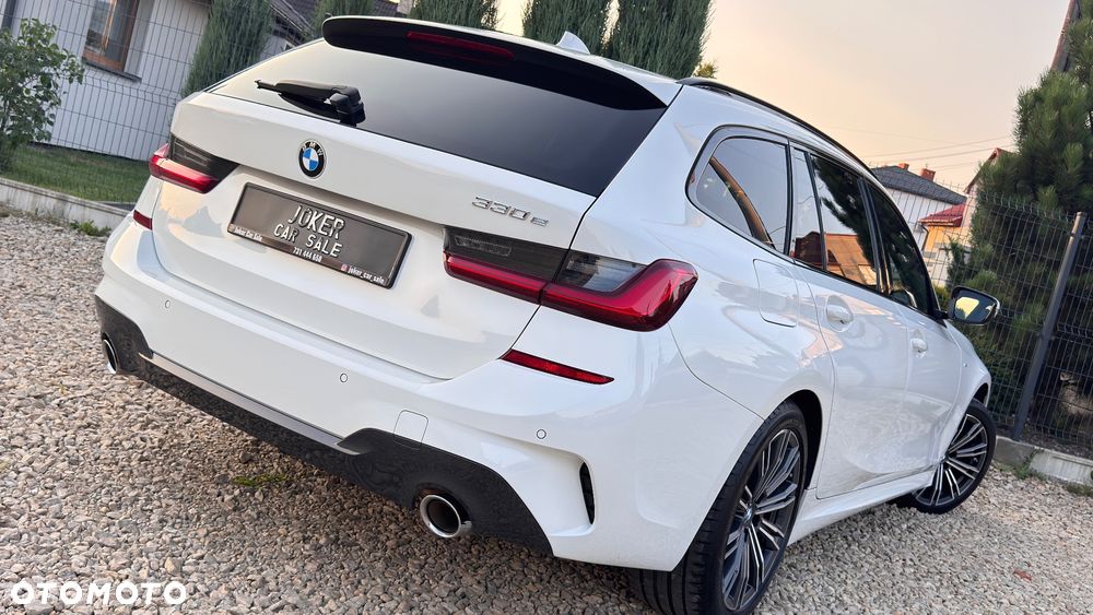 BMW Seria 3 330e M Sport - 4