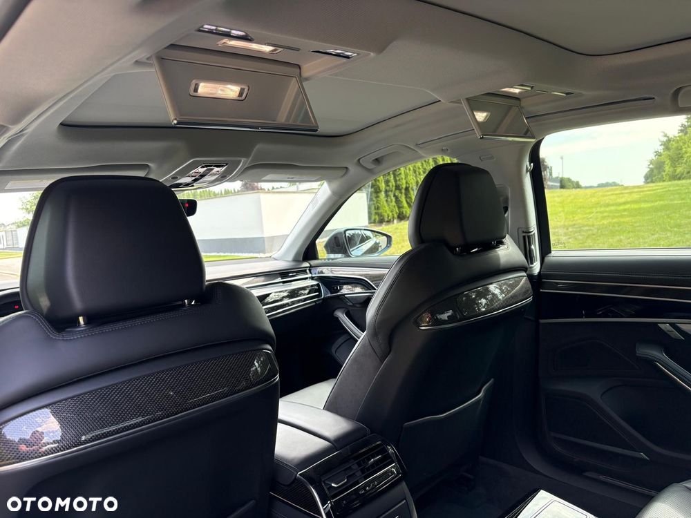 Audi S8 - 12