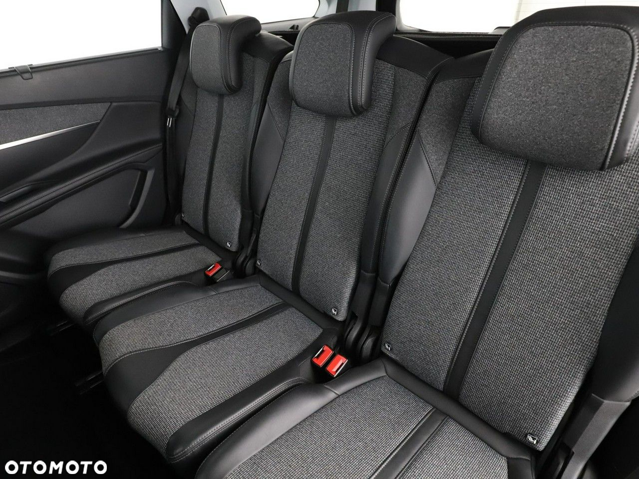 Peugeot 5008 1.5 BlueHDi Allure Pack S&S EAT8 - 17