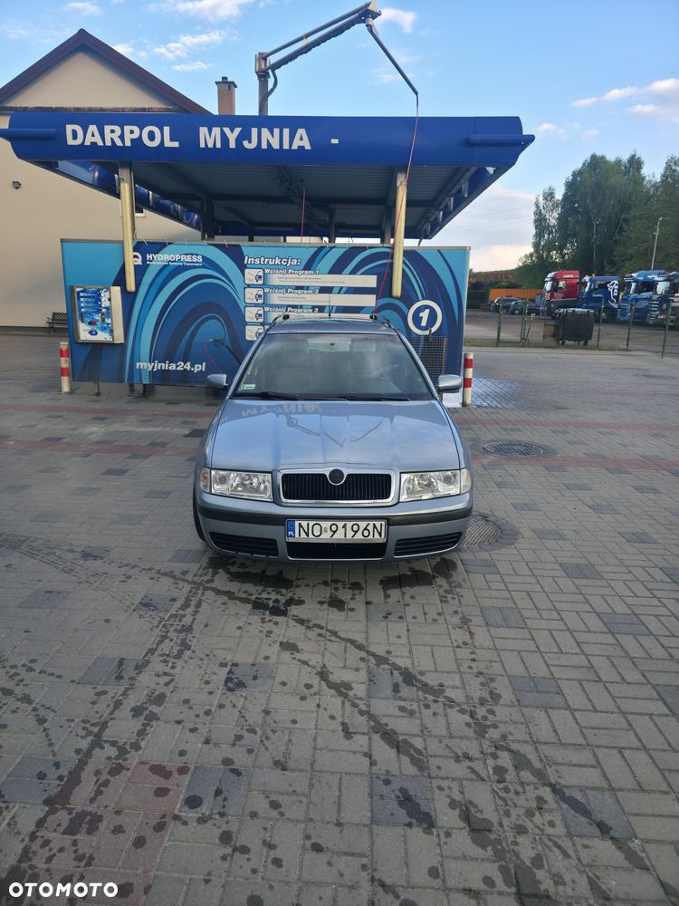 Skoda Octavia 1.6 Combi - 2