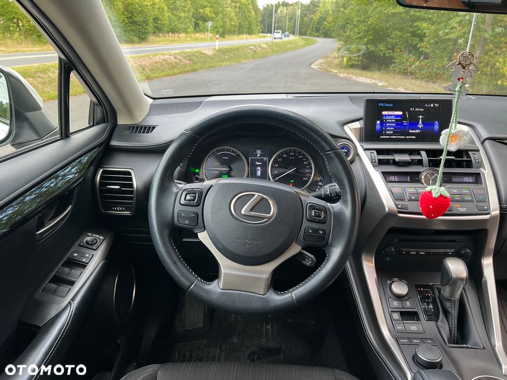 Lexus NX 300h Elegance AWD - 11