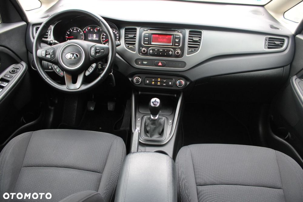 Kia Carens - 29