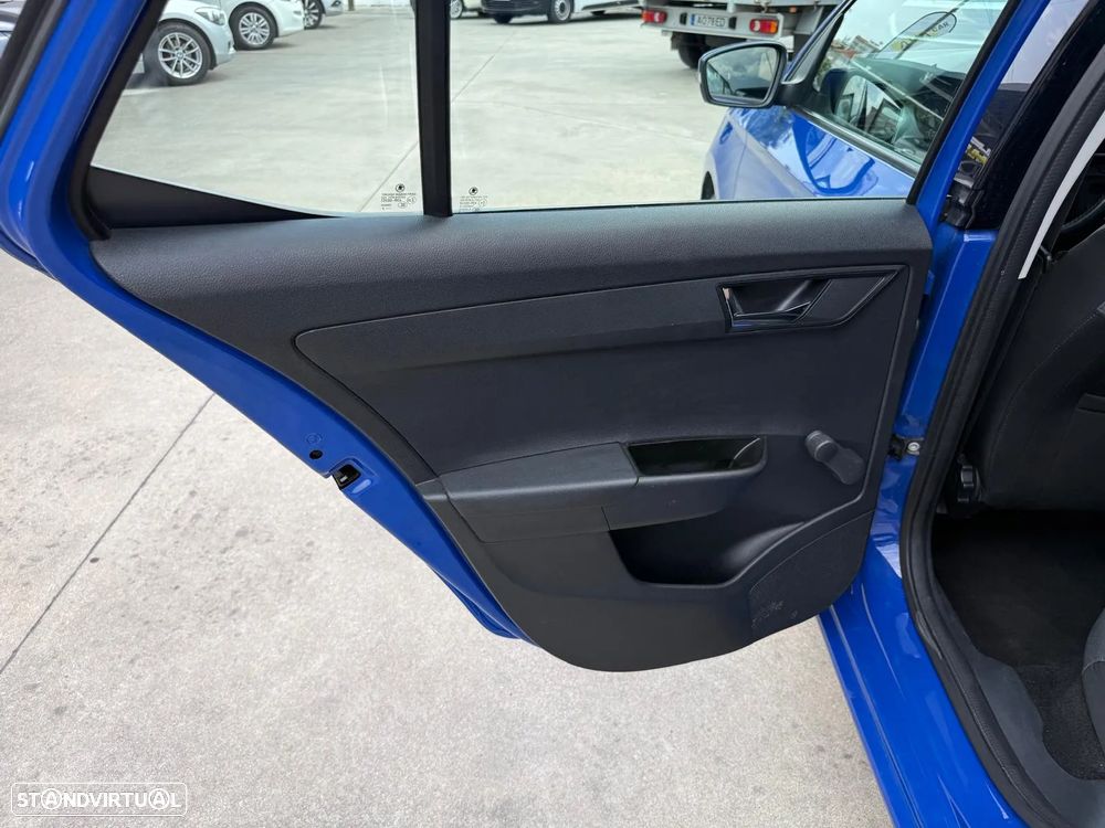 Skoda Fabia 1.0 MPI Active - 22