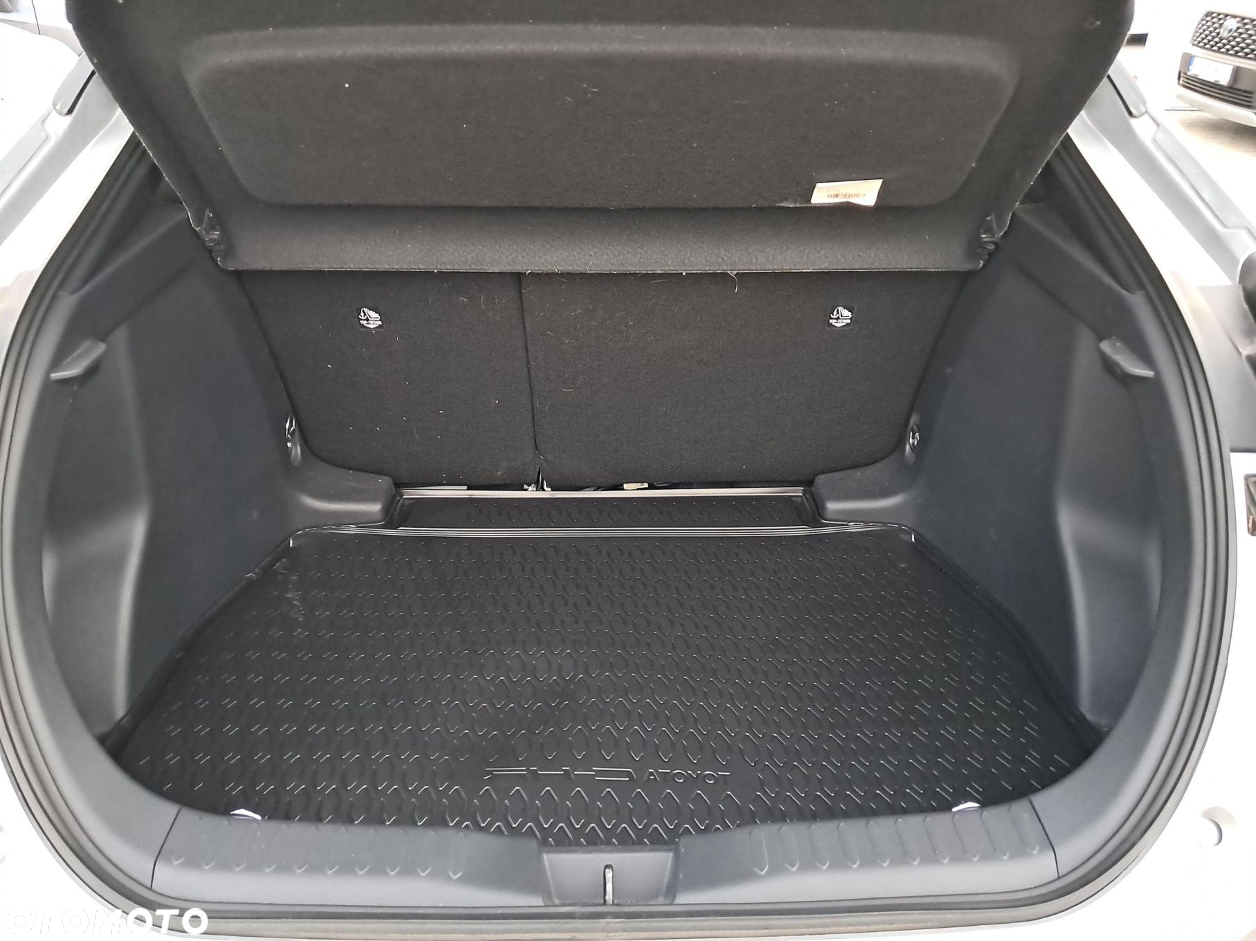 Toyota C-HR - 11