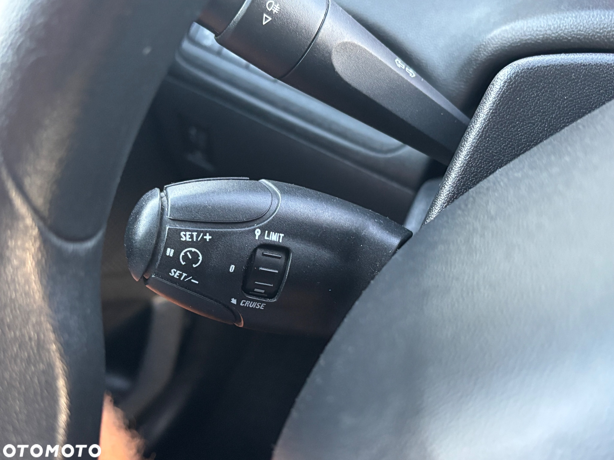 Peugeot 208 - 15