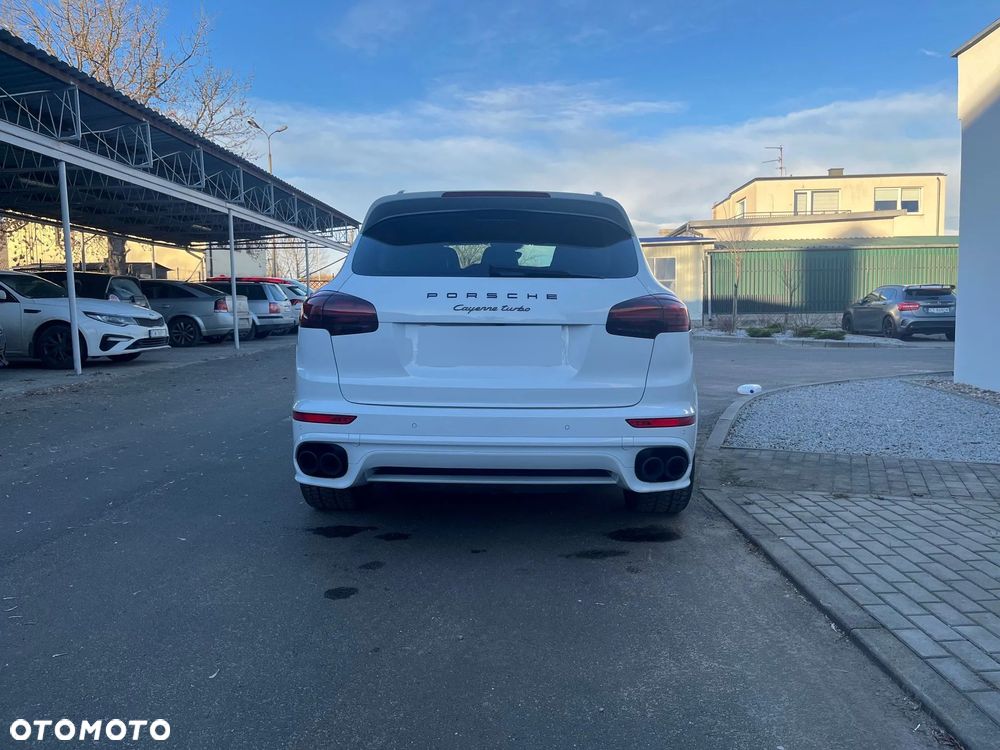Porsche Cayenne Turbo - 4