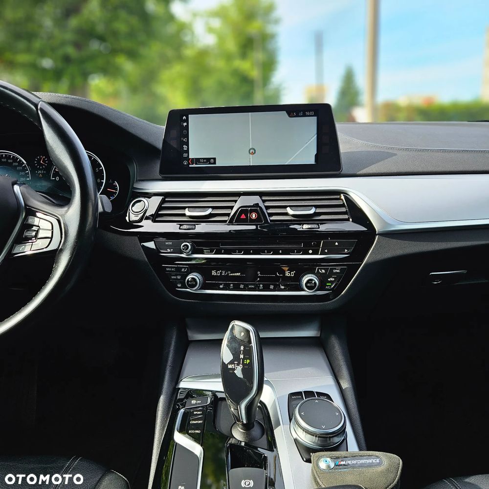 BMW Seria 5 520i M Sport sport - 23