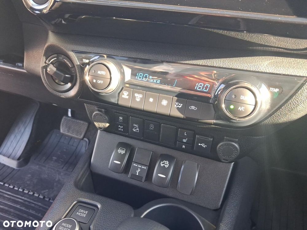 Toyota Hilux 2.8 D-4D mHEV Double Cab Executive 4x4 - 28